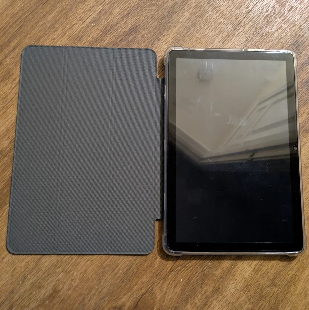 Android tab 11 with case and charger